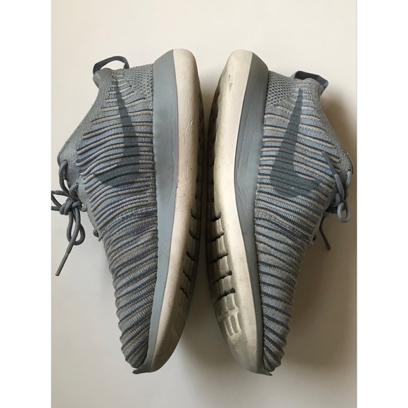 Nike Women’s Gray Roshe Two Fly Knit Running Training Sneakers Size 8 - Picture 2 of 9